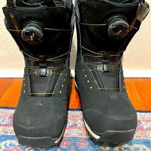 Black Salomon’s Snowboard Boots